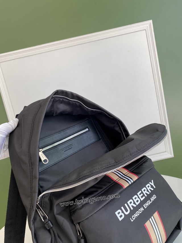 Burberry專門店新款防水尼龍雙肩包 巴寶莉 yxb1386